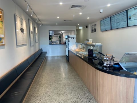 ROAST KITCHEN & ICE-CREAM VENUE  MORNINGTON PENINSULA