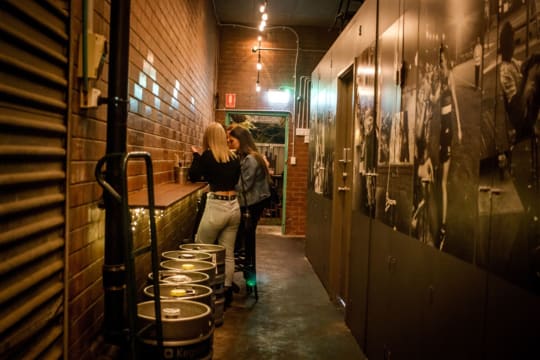 Littlefoot - Popular Bar & Live Music Venue
