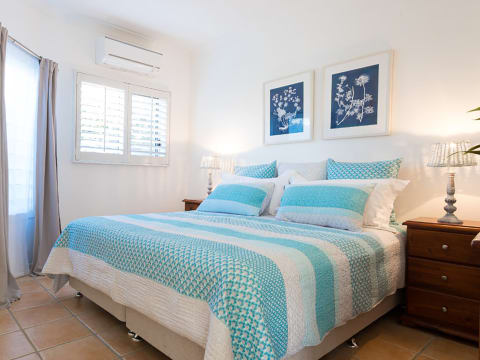 BRISBANE BAYSIDE MODERN RESIDENCE AND GUEST HOUSE - 2881MF