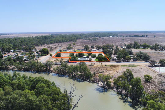 Post Office Hotel & Caravan Park