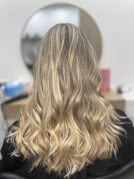 Busy and beautiful hairdressing salon that has consistently grown over the years