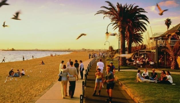 TROPHY BEACHSIDE HOSPITALITY VENUE | $1.9M TURNOVER | ELITE CORNER POSITION