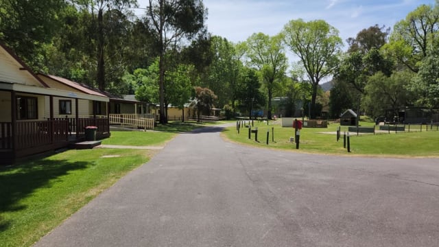 CARAVAN PARK - General Store, Fuel - GROUP ACCOMMODATION - RESORT - Complete Off-Grid Town