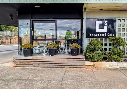 PROFITABLE CORNER CAFÉ – PRIME LOCATION – CHEAP RENT – LONG LEASE - Must Sell $99,000