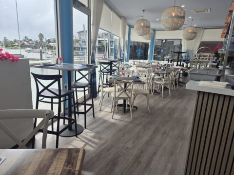 SENSATIONAL WATERFRONT RESTAURANT & BAR $150,000 FIT-OUT  CHATTEL SALE ONLY $75,000