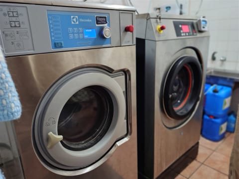 Established Dry Cleaners with Outstanding Growth Potential