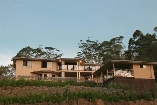 FREEHOLD 7.5 ACRES & HOLIDAY ACCOMMODATION FOR SALE