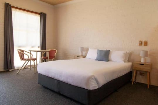 Bega Downs Motor Inn for Sale