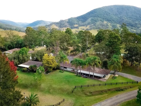 50-ROOM FREEHOLD RESORT WITH EVENT FACILITIES & SCOPE TO ELEVATE - 2878MF