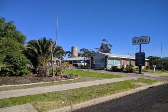 High-Exposure Regional Motel on Prime Western Highway Site