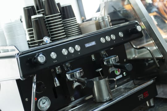 CAFE BUSINESS & HOUSE FOR SALE - Painters Cafe, Corowa NSW - 1P0542