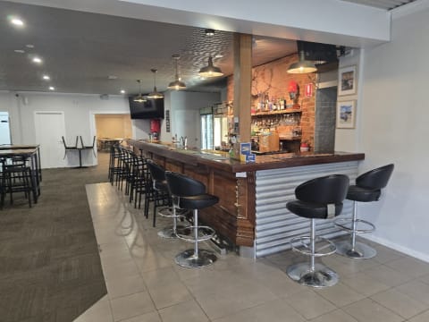 The Wallenjoe Hotel & Potential Motel – Prime Freehold on the Midland Hwy Stanhope