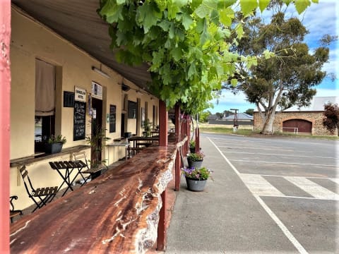 Gungellan Hotel Lease with huge potential