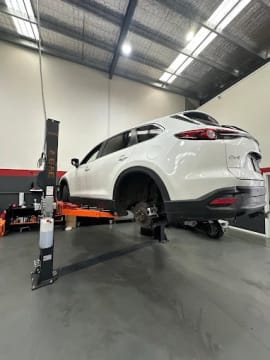Mechanic, Automotive workshop