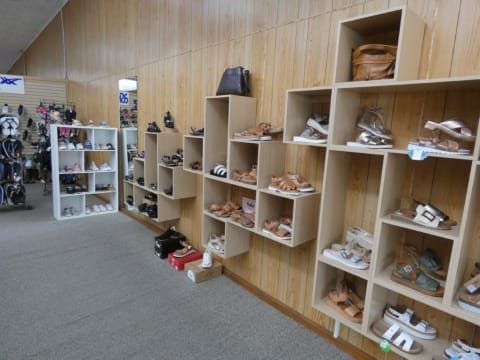 CURRENT OWNER IS LOOKING TO RETIRE AFTER 30+YEARS