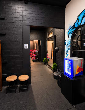 Fully Equipped Turnkey Redfern PT Studio + Seperate 3 Bed Apartment
