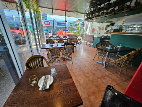 Wood-Fired Italian Gourmet Pizza DELI at Gumdale