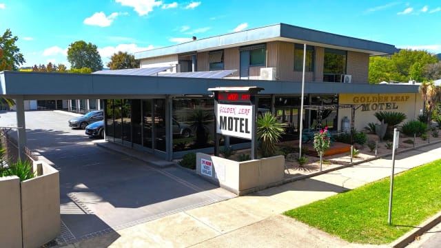FREEHOLD FOR SALE BY EXPRESSIONS OF INTEREST - Golden Leaf Motel, Myrtleford VIC - 1P0584