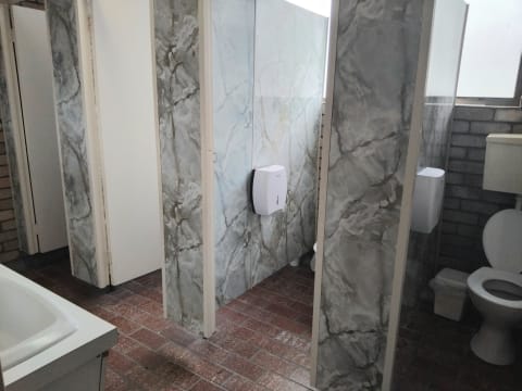 BELOW REPLACEMENT VALUE ROCKY CAPE TAVERN FHGC $995,000+sav