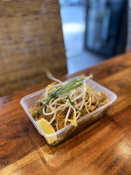 Busy Thai shop in superb location - SE Suburbs - Easy to Run - High Turnover