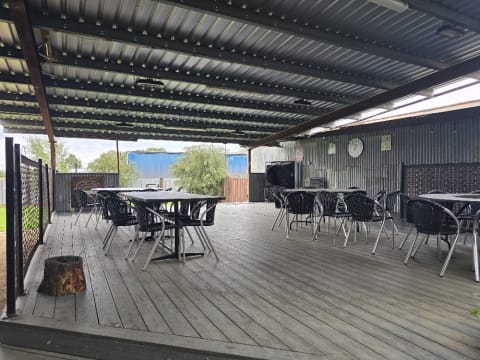 The Wallenjoe Hotel & Potential Motel – Prime Freehold on the Midland Hwy Stanhope