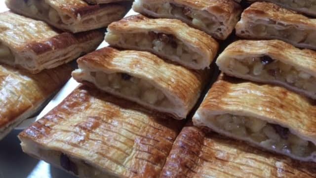 Established Sandy Bay Bakery & Café with Loyal Local Following