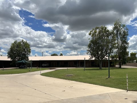 MODERN WESTERN QLD LEASEHOLD MOTEL OPPORTUNITY - 1941ML