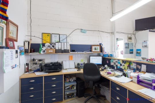 Established Glass & Glazing Business For Sale – Phillip Island