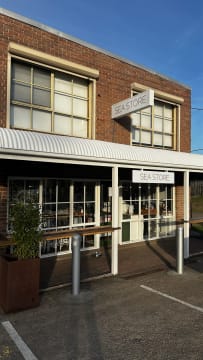 PRICE DROP! Get in for summer! WIWO Newly renovated Cafe RYE Mornington Peninsula