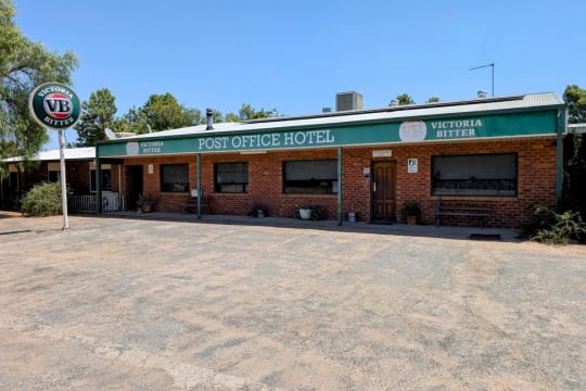 Post Office Hotel & Caravan Park