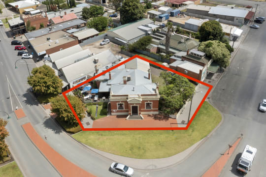 UNDER OFFER - The Old Bank Cafe Restaurant, Tocumwal NSW - 1P0512
