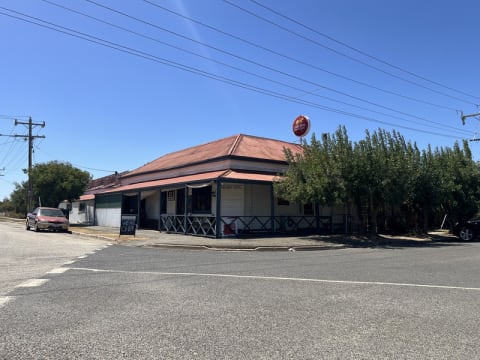 Railway Hotel Dingee - Build It and They Will Come