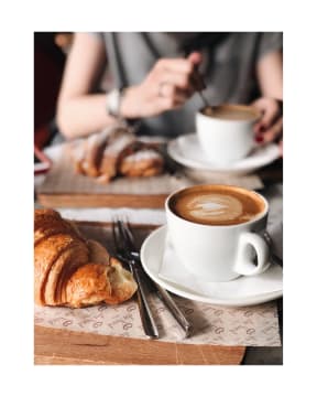 Café: Waterside (licensed) including Freehold- Stunning!