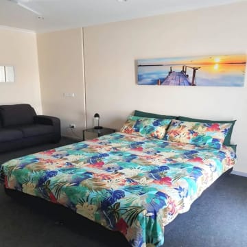 24 Room Leasehold  Motel for Sale – Wentworth. NSW $ 550,000
