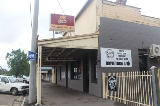 FREEHOLD PUB WITH ADDITIONAL OPTIONS (ACCOMMODATION/RESIDENCE/CAFE)