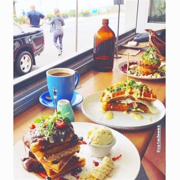 The Health Hut North Beach "where everything is delicious & Nutritious"