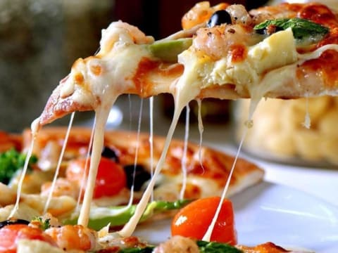 Dominos Pizza! Ipswich! LOW RENT! TO $28,000 per week! Long Lease! Suit Owner/Operator!
