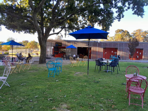 Busy Lakeside Cafe in a Popular Tourist Location – Ararat, Victoria