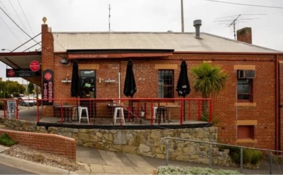 Drouin Burger and Pizza Lounge – An Established Local Favourite Ready for Its Next Owner