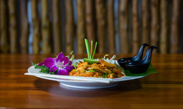 Thai Restaurant/Takeaway | WIWO | Prime Location in Tourist Town [2604161]
