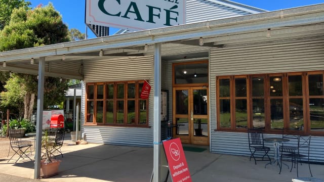 Established Country Café, General Store & Licensed Post Office – Whorouly