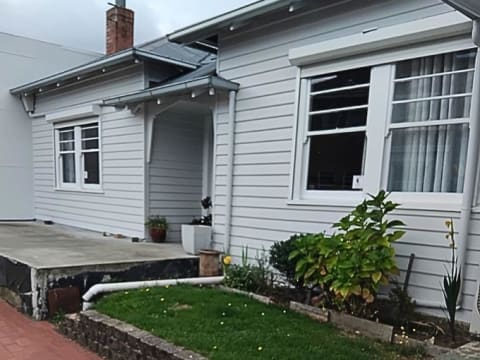 Freehold Port Cygnet Grocer Cygnet with Residence T/O $1.7m+ net $210K+ more