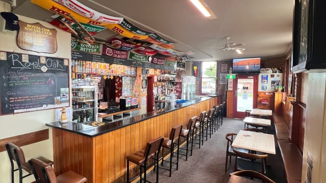 Historic Ballarat Pub with Accommodation & Multiple Income Streams