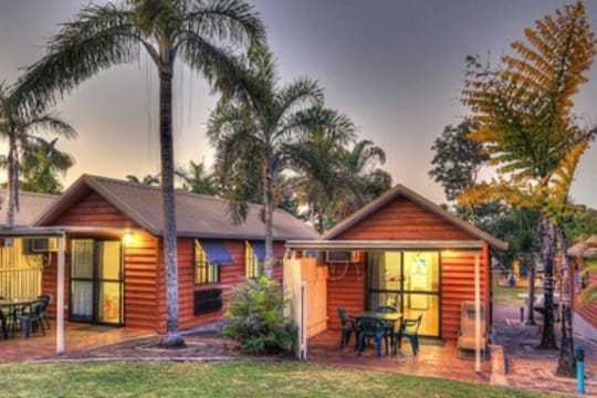 Coastal Caravan Park - island views and is just a short stroll to the town centre and beachfront