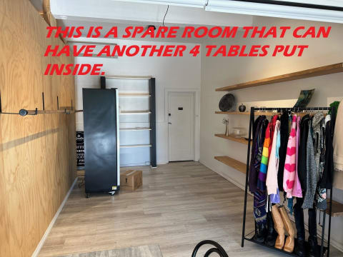 Boutique Cafe with 3 bedroom apartment. ZERO RENT !!