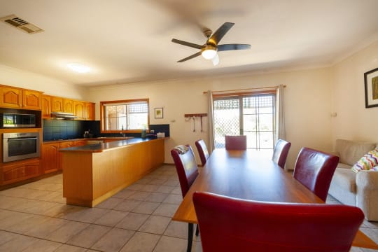 FREEHOLD FOR SALE BY EXPRESSIONS OF INTEREST - Motel Views Yackandandah VIC - 1P0373