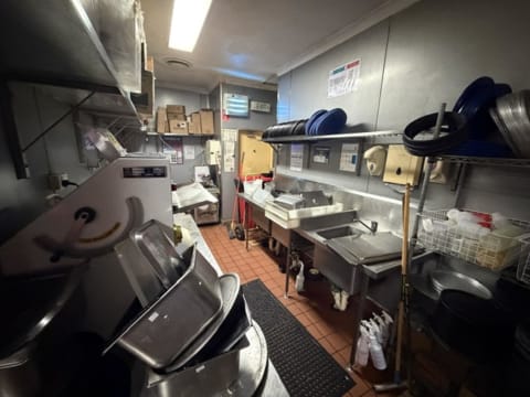 Dominos Pizza! Corinda Brisbane! Low Rent! TO $25,500 per week! Suit Owner/Operator!