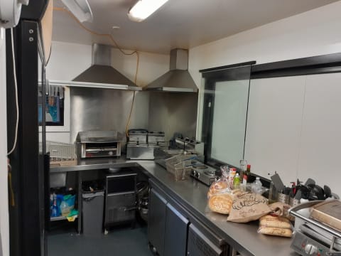 Popular Lakeside Cafe in a Tourist Location – Ararat, Vic