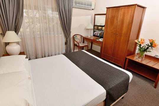 EXCEPTIONAL RARE OPPORTUNITY, 74-ROOM LEASEHOLD MOTEL, WESTERN NSW - 893ML