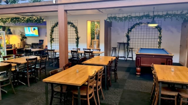 Missing Gorilla - A spacious family friendly pub and live music venue.